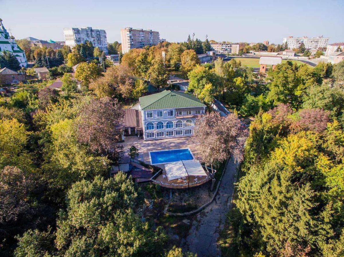 Отельно-ресторанный комплекс Златогор Lubny Экстерьер фото