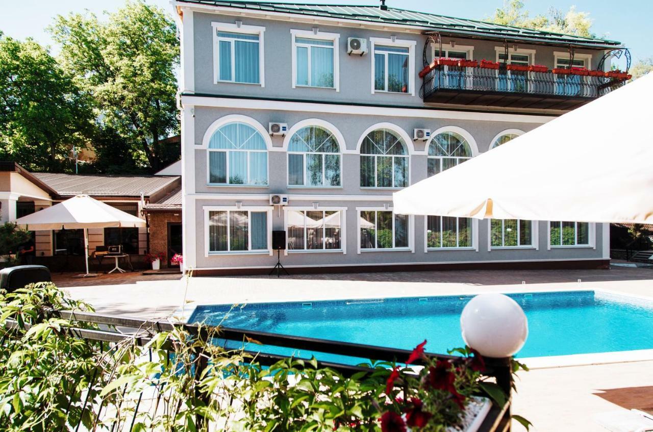 Отельно-ресторанный комплекс Златогор Lubny Экстерьер фото